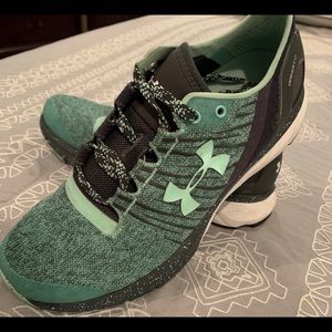 Under Armour Running shoes
